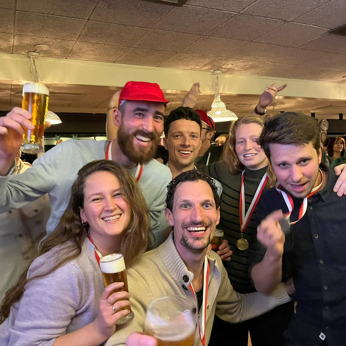 Deelnemers aan een pubquiz