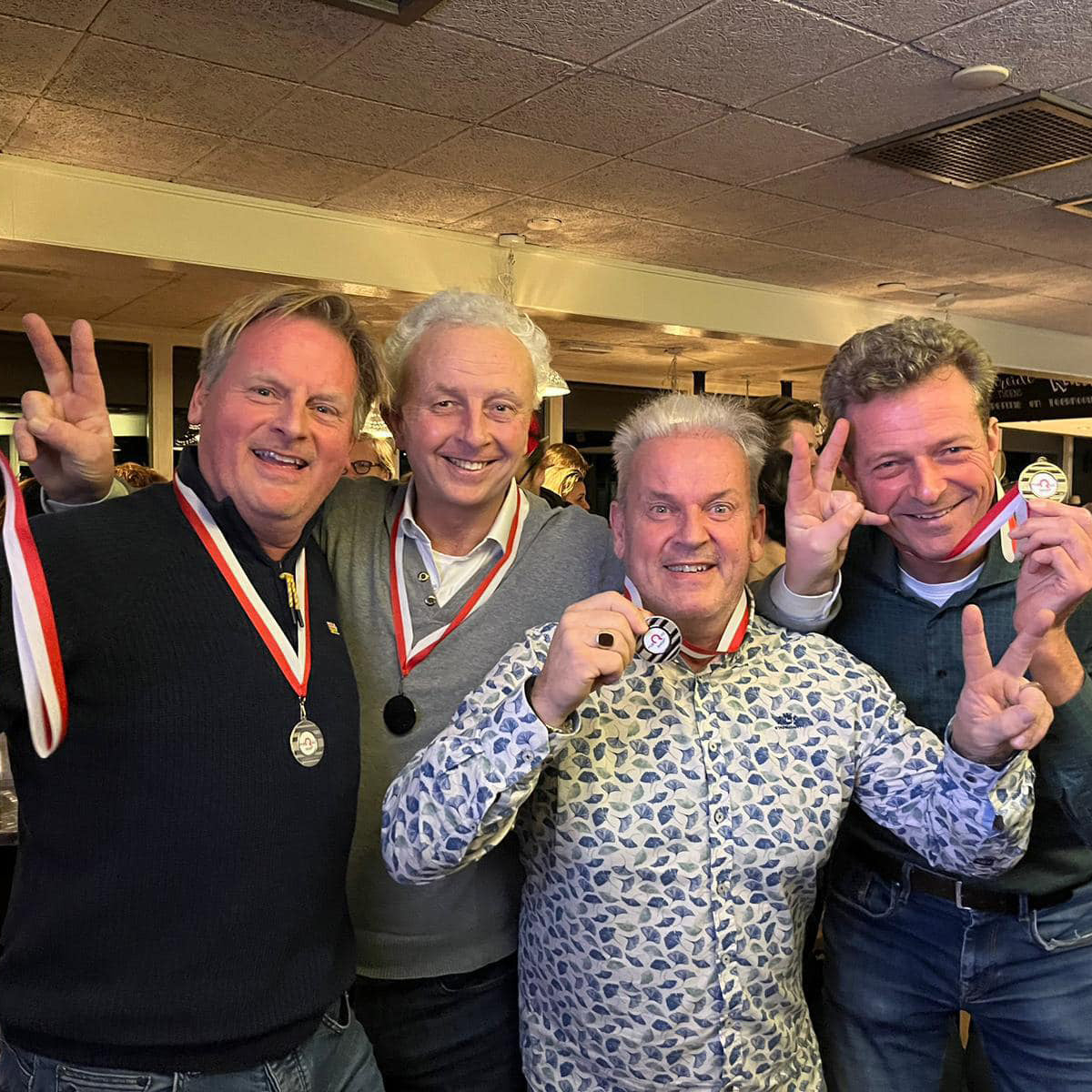 Deelnemers aan een pubquiz